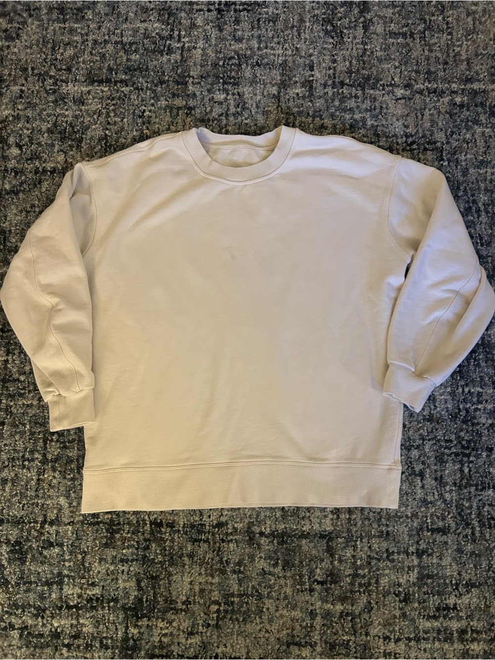 •Lululemon• cream sweatshirt